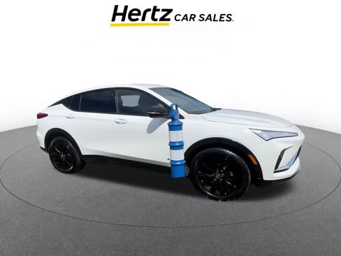 Used 2025 Buick Envista Sport Touring image 1