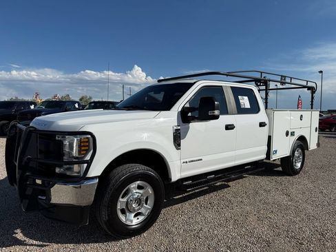 Used 2018 Ford F250 XL w/ Power Equipment Group AWD/4WD image 4