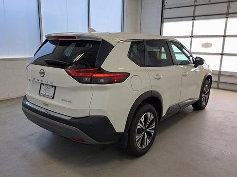 Used 2023 Nissan Rogue SV image 5