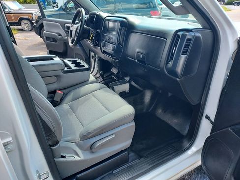 Used 2018 Chevrolet Silverado 1500 W/T AWD/4WD image 18