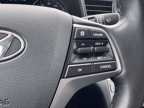 Used 2017 Hyundai Elantra Limited w/ Limited Tech Package 04 image 9