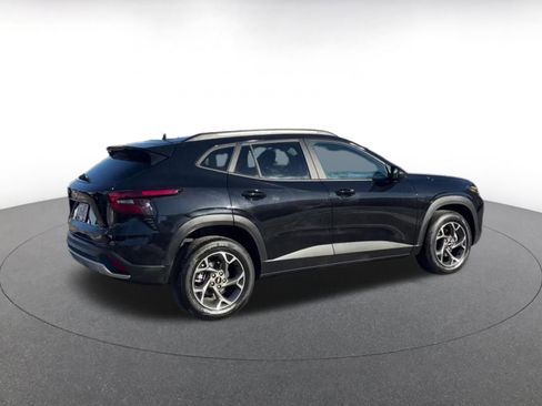 Used 2025 Chevrolet Trax LT image 14