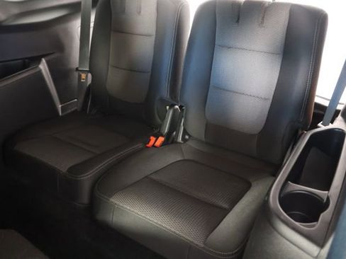 Used 2017 Ford Explorer XLT AWD/4WD image 19