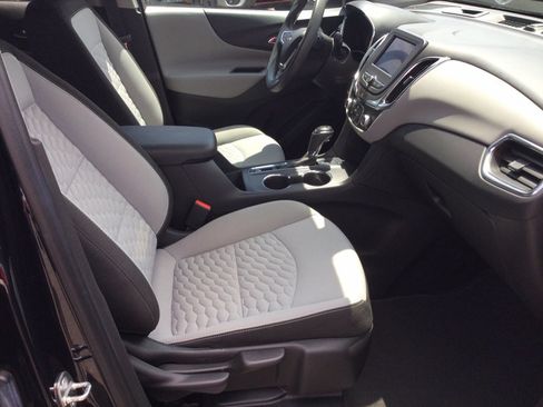 Used 2020 Chevrolet Equinox LS w/ LS Convenience Package AWD/4WD image 23