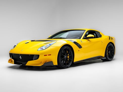 Used 2017 Ferrari F12tdf RWD image 6