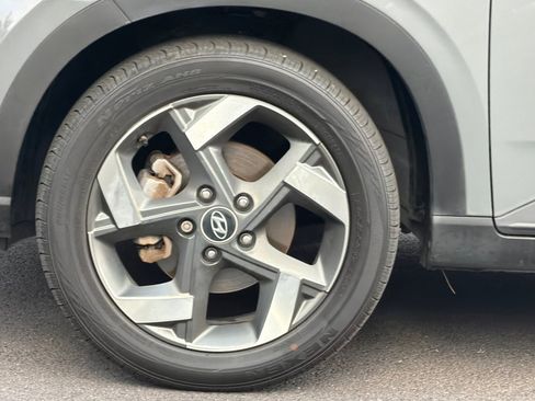 Certified 2023 Hyundai Venue SEL image 35