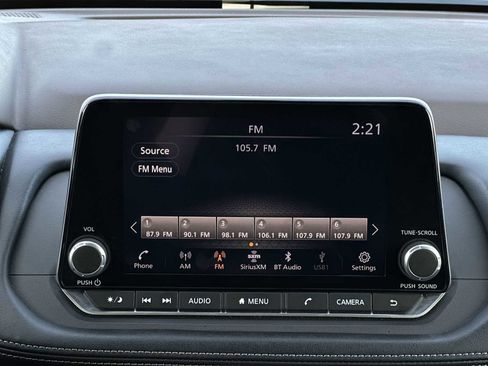 Used 2023 Nissan Rogue SV image 12