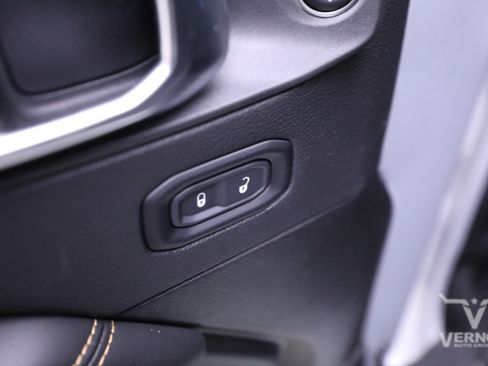 New 2024 Jeep Wrangler Sahara w/ Technology Group image 19