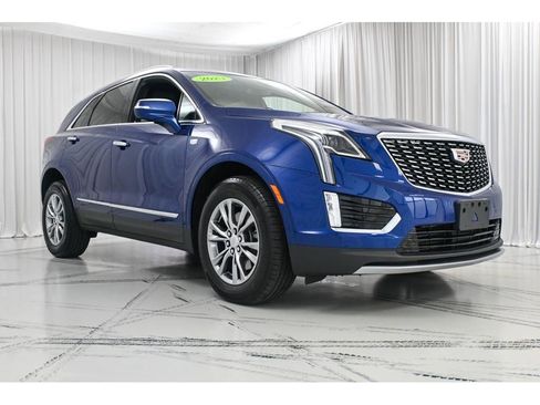 Used 2023 Cadillac XT5 Premium Luxury image 2