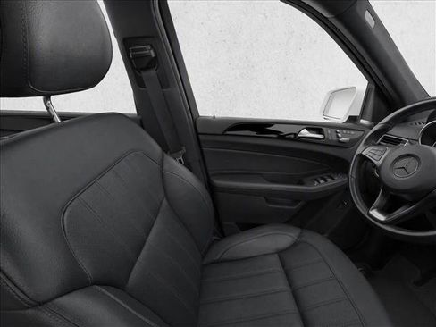 Used 2019 Mercedes-Benz GLE 400 4MATIC image 16
