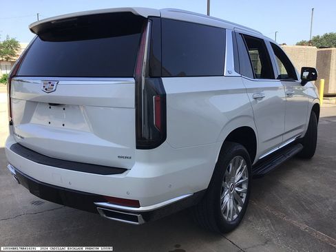 Used 2024 Cadillac Escalade Premium Luxury AWD/4WD image 5