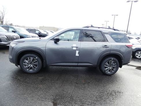 New 2026 Nissan Pathfinder SV image 6