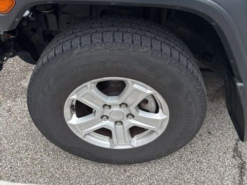 Used 2018 Jeep Wrangler Unlimited Sport S image 8