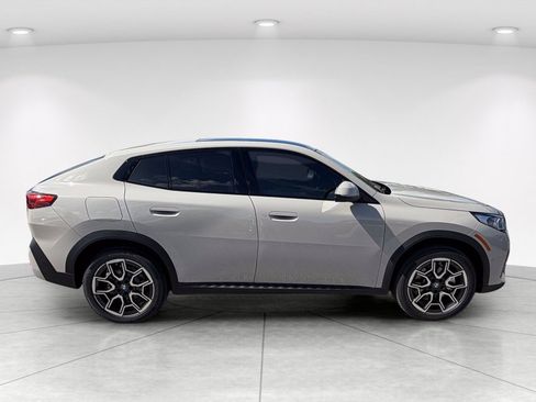 New 2026 BMW X2 xDrive28i w/ Technology Package AWD/4WD image 3