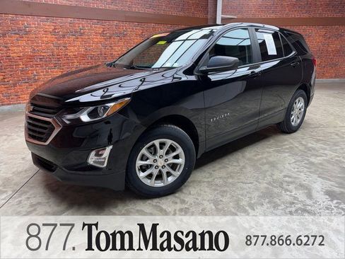 Used 2021 Chevrolet Equinox LS w/ LS Convenience Package image 1