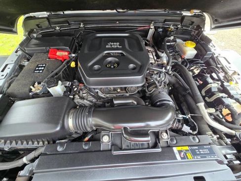 Used 2018 Jeep Wrangler Unlimited Sport AWD/4WD image 23