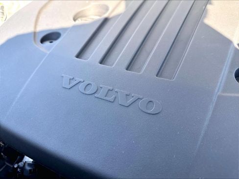 New 2026 Volvo XC90 B5 Core AWD/4WD image 32