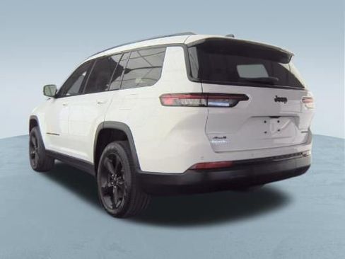 Used 2024 Jeep Grand Cherokee L Limited w/ Black Appearance Package image 3