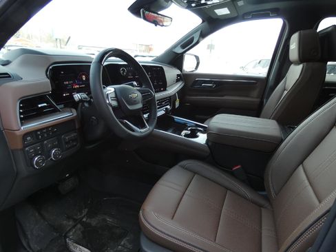 New 2026 Chevrolet Suburban High Country image 12