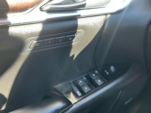 Used 2019 Cadillac XTS Luxury image 17