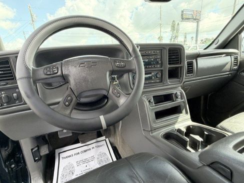 Used 2006 Chevrolet Silverado 1500 LT w/ Onstar Plus Package AWD/4WD image 13