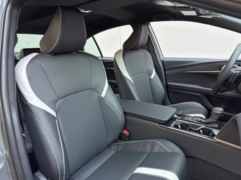 Used 2025 Toyota Camry SE w/ Convenience Package image 33