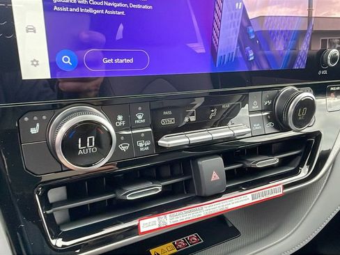 New 2026 Toyota Highlander XLE image 21