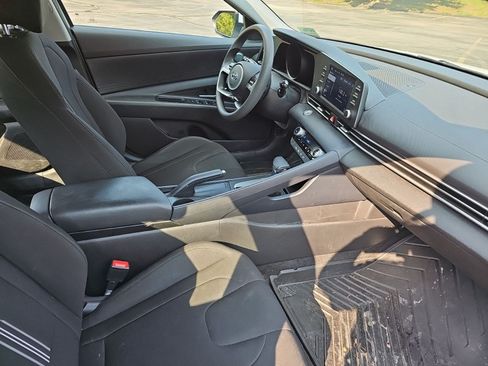 Used 2022 Hyundai Elantra SEL w/ Cargo Package FWD image 11