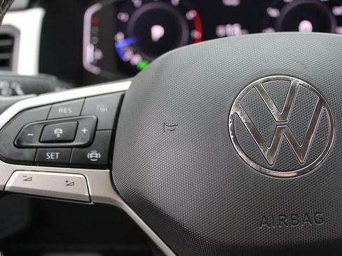 Certified 2022 Volkswagen Atlas SE image 13