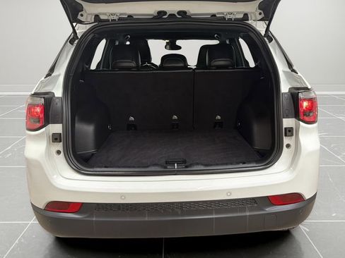 Used 2025 Jeep Compass Limited AWD/4WD image 15