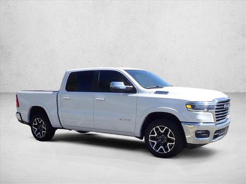 Used 2025 RAM 1500 Laramie AWD/4WD image 5