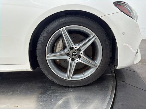 Used 2018 Mercedes-Benz E 300 image 9