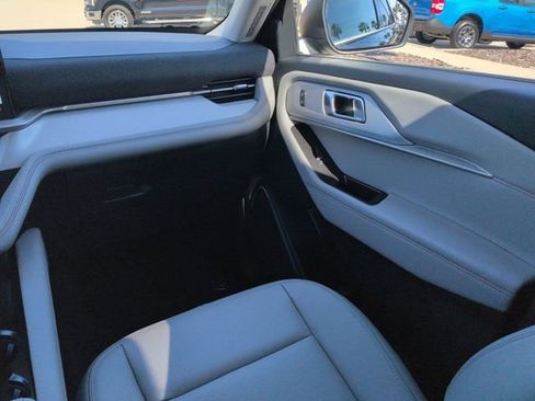 New 2026 Ford Explorer Active w/ Active Comfort Package RWD image 17