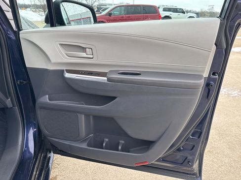 Used 2021 Toyota Sienna LE w/ LE Plus Package image 20