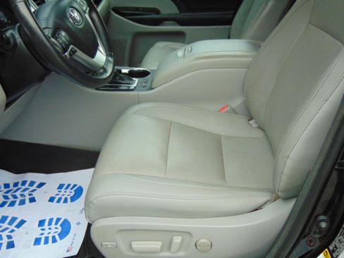 Used 2015 Toyota Highlander Limited FWD image 5