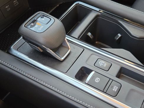 Used 2023 Nissan Pathfinder SV FWD image 32
