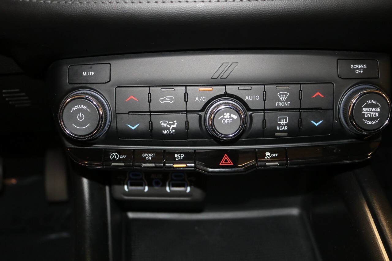 Used 2021 Dodge Durango SXT w/ 3rd Row Seating Group AWD/4WD image 42