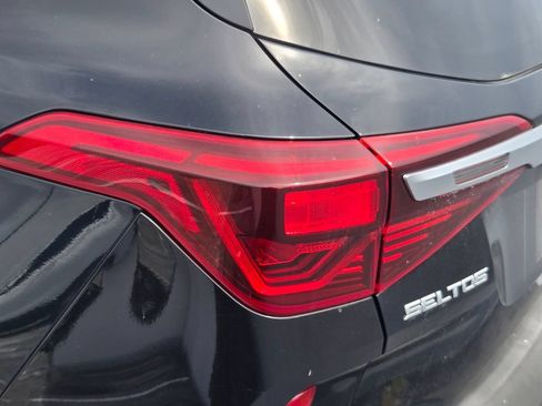 Used 2023 Kia Seltos S FWD image 10