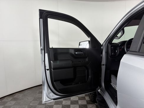 Used 2019 Chevrolet Silverado 1500 Custom w/ Custom Value Package image 27