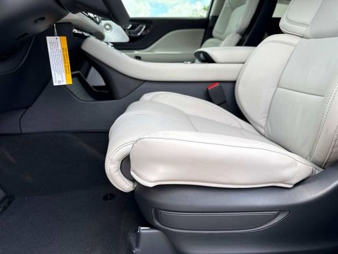 New 2025 Lincoln Aviator Reserve w/ Luxury Package image 21