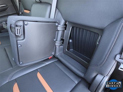 Used 2023 GMC Sierra 1500 AT4 image 9