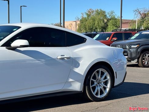 Used 2024 Ford Mustang GT Premium RWD image 8