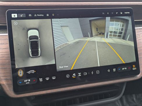 Used 2023 Rivian R1S Launch Edition image 19