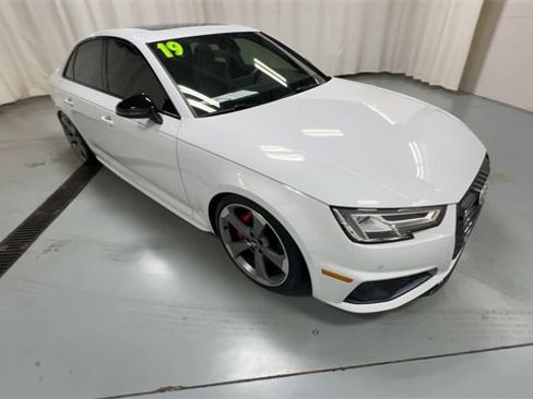 Used 2019 Audi S4 Premium Plus w/ Premium Plus Package image 2