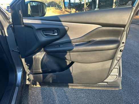 Used 2023 Nissan Murano SV image 14