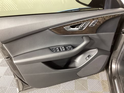 Used 2020 Audi Q8 Premium w/ Black Optic Package image 27