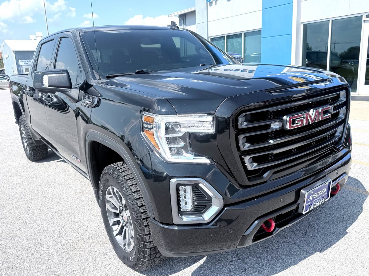 Used 2021 GMC Sierra 1500 AT4 w/ AT4 Value Package AWD/4WD image 3