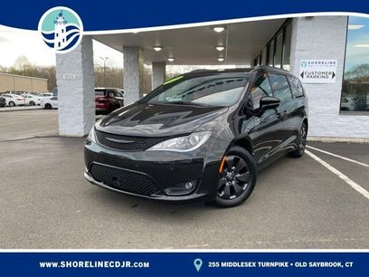 Used 2020 Chrysler Pacifica Limited w/ Quick Oder Package 2EV RED-S