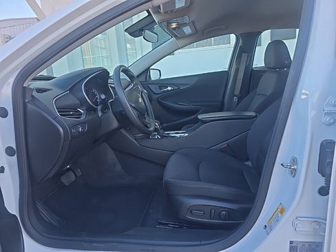 Used 2025 Chevrolet Malibu LT image 13