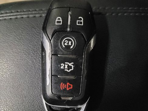 Used 2016 Ford Edge SEL w/ Equipment Group 201A AWD/4WD image 32